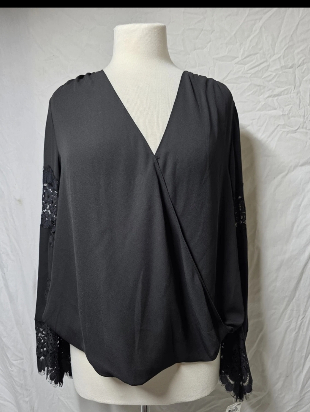 WOMENS INC INTERNATIONAL CONCEPT BLACK OPEN FRONT BLOUSE SIZE M NWT